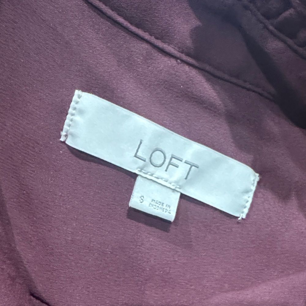 NWOT LOFT Elegant Burgundy Women's Top Sz S - Picture 3 of 4